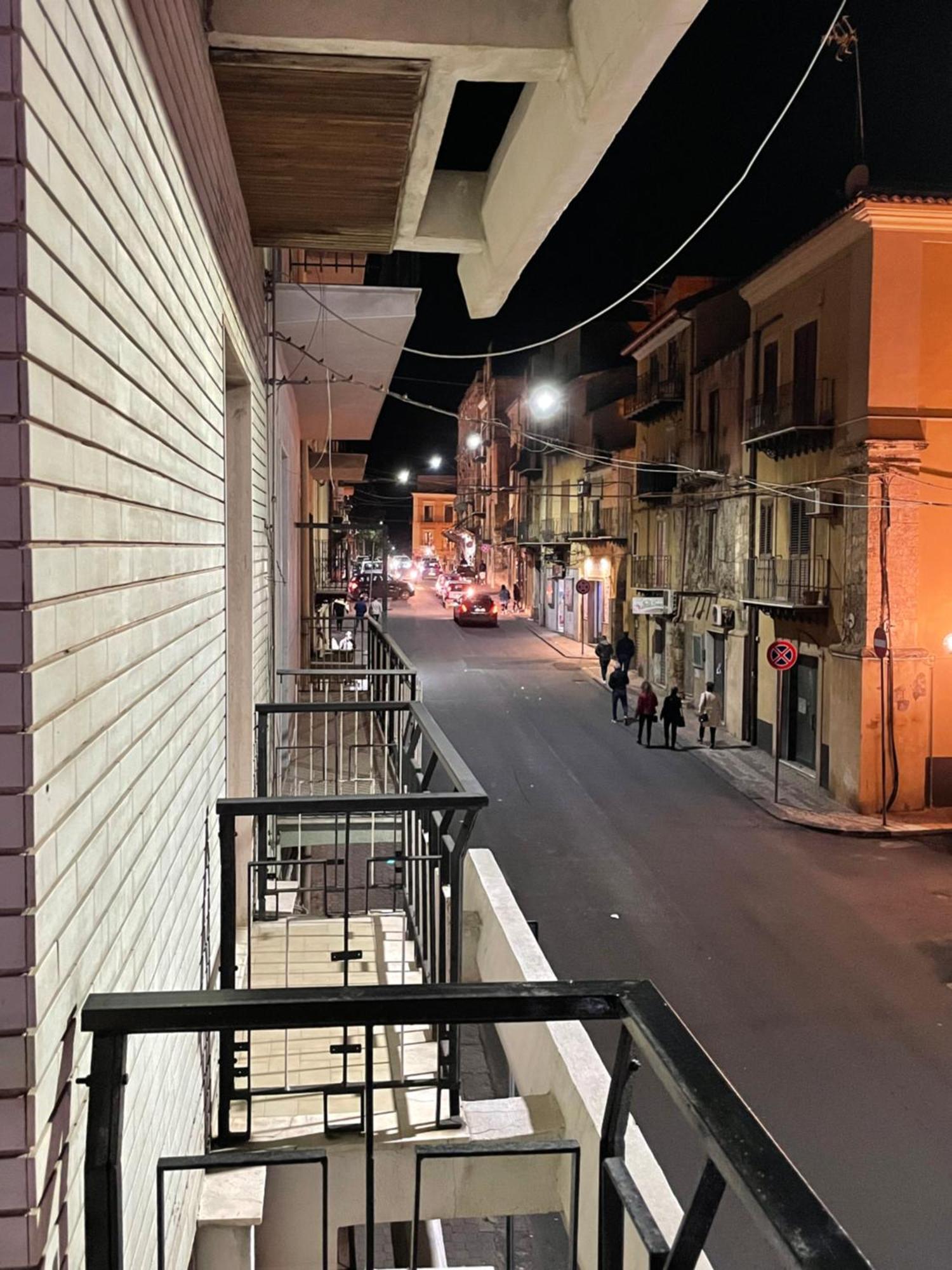 B&B Centrale ジェーラ エクステリア 写真